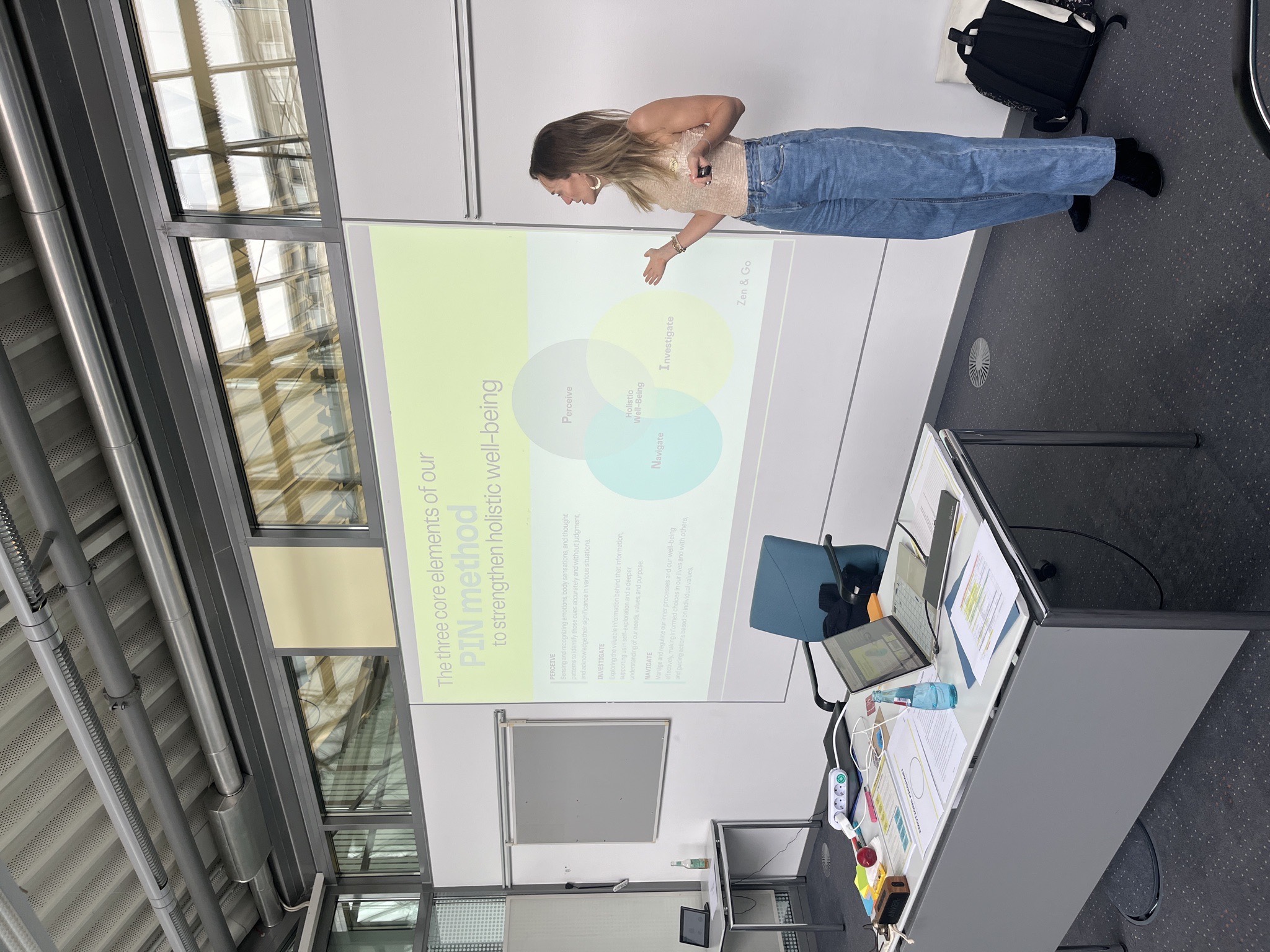 Sophie Bachmann presenting the PIN Method to a corporate audience
